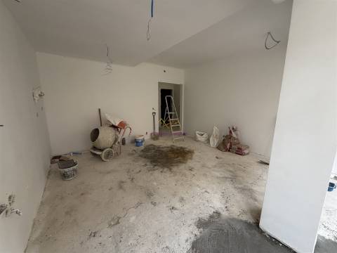 Apartamento com Terraço em Queluz