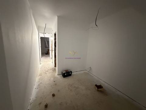 Apartamento com Terraço em Queluz