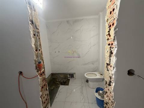 Apartamento com Terraço em Queluz