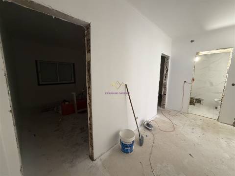 Apartamento com Terraço em Queluz