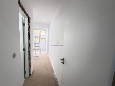 Apartamento com Terraço em Queluz
