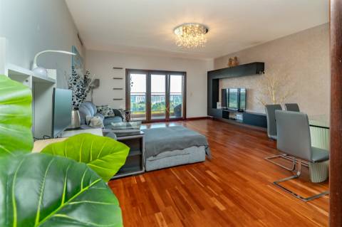 T3 único na Urbanização Terraços da Ponte - vista frontal de rio