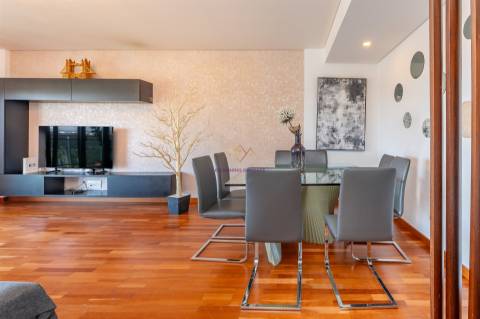 T3 único na Urbanização Terraços da Ponte - vista frontal de rio