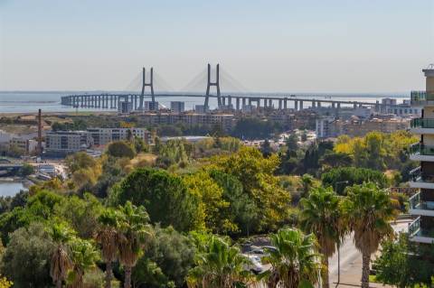 T3 único na Urbanização Terraços da Ponte - vista frontal de rio
