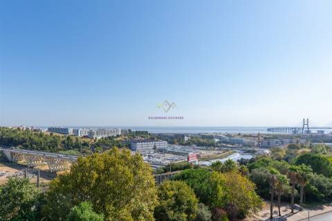 T3 único na Urbanização Terraços da Ponte - vista frontal de rio