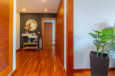 T3 único na Urbanização Terraços da Ponte - vista frontal de rio