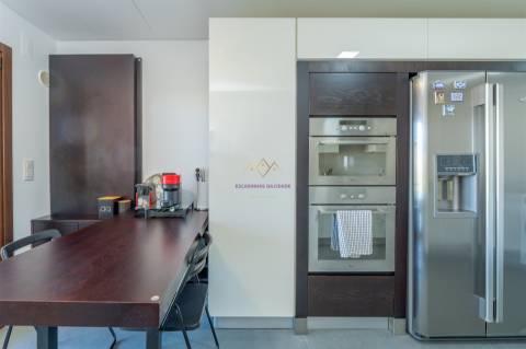 T3 único na Urbanização Terraços da Ponte - vista frontal de rio