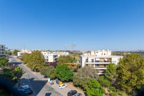 T3 único na Urbanização Terraços da Ponte - vista frontal de rio