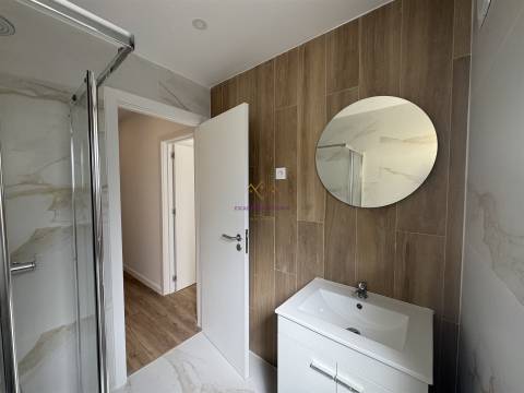 Apartamento T2 Remodelado em Alverca – Pronto a Entrar