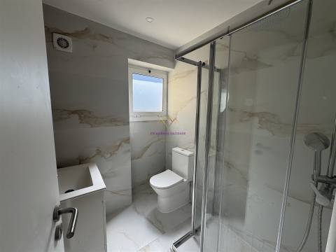 Apartamento T2 Remodelado em Alverca – Pronto a Entrar