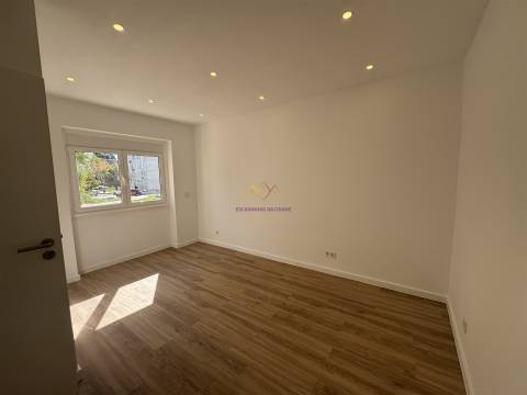 Apartamento T2 Remodelado em Alverca – Pronto a Entrar