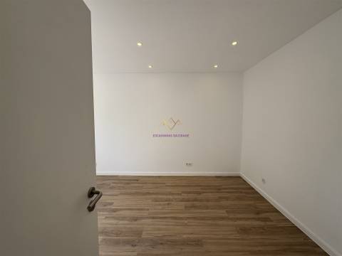 Apartamento T2 Remodelado em Alverca – Pronto a Entrar