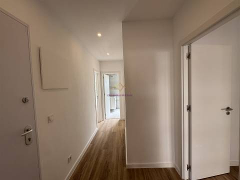 Apartamento T2 Remodelado em Alverca – Pronto a Entrar