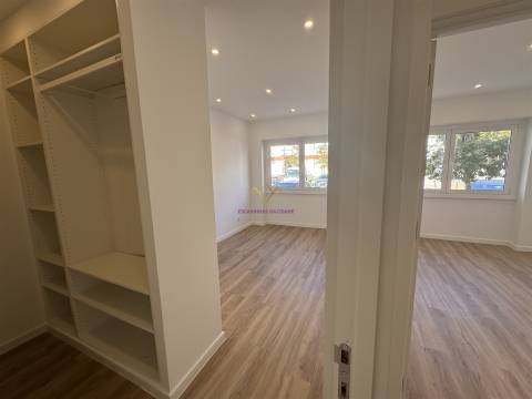 Apartamento T2 Remodelado em Alverca – Pronto a Entrar