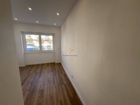 Apartamento T2 Remodelado em Alverca – Pronto a Entrar