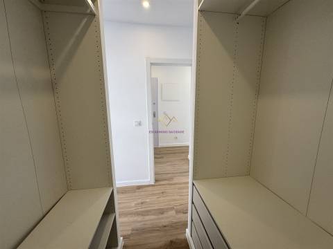 Apartamento T2 Remodelado em Alverca – Pronto a Entrar