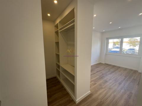 Apartamento T2 Remodelado em Alverca – Pronto a Entrar