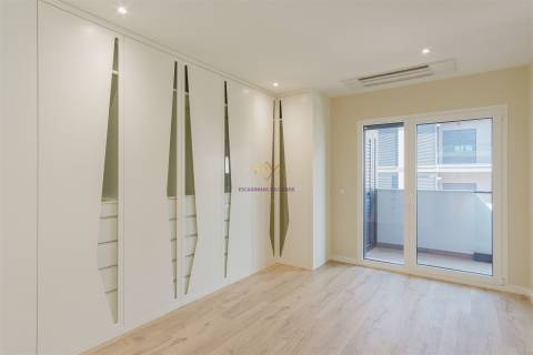 Montijo, T3 Duplex com acabamentos de Luxo e Garagem Box