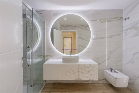 Montijo, T3 Duplex com acabamentos de Luxo e Garagem Box