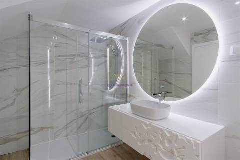 Montijo, T3 Duplex com acabamentos de Luxo e Garagem Box