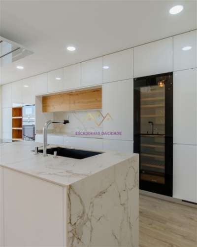 Montijo, T3 Duplex com acabamentos de Luxo e Garagem Box