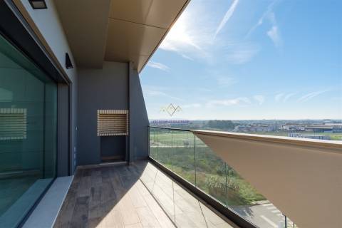 Fantástico T4 Duplex com acabamentos de Luxo, no Montijo