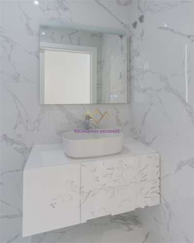 Fantástico T4 Duplex com acabamentos de Luxo, no Montijo