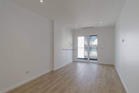 Fantástico T4 Duplex com acabamentos de Luxo, no Montijo