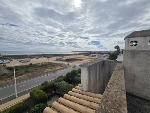 Apartamento frente Mar com Terraço - Meia Praia - Lagos