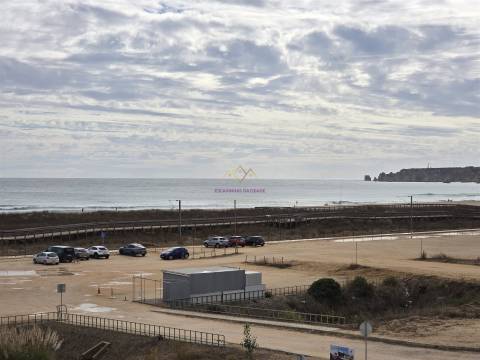 Apartamento frente Mar com Terraço - Meia Praia - Lagos