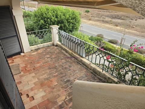 Apartamento frente Mar com Terraço - Meia Praia - Lagos