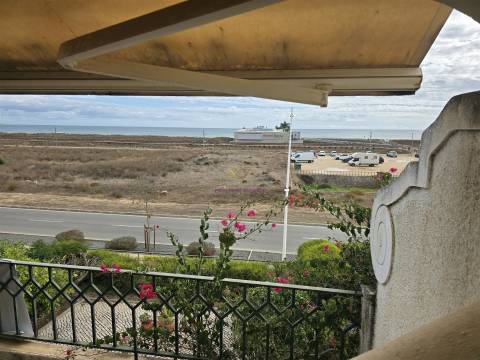 Apartamento frente Mar com Terraço - Meia Praia - Lagos