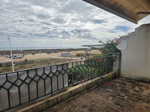 Apartamento frente Mar com Terraço - Meia Praia - Lagos