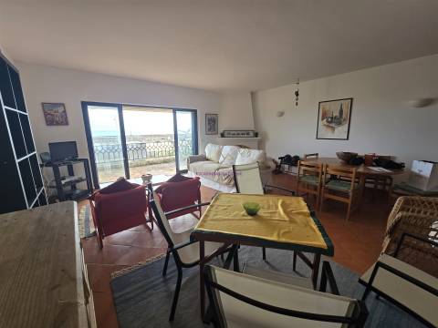 Apartamento frente Mar com Terraço - Meia Praia - Lagos