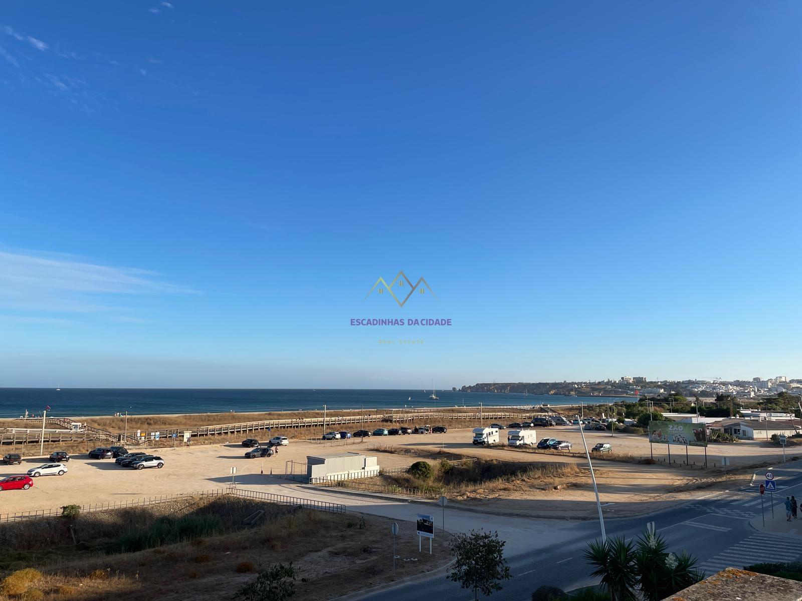 Apartamento frente Mar com Terraço - Meia Praia - Lagos