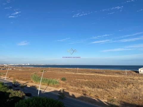 Apartamento frente Mar com Terraço - Meia Praia - Lagos