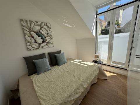 T2 Remodelado com Vista Rio na Graça – Viva Lisboa com Charme!