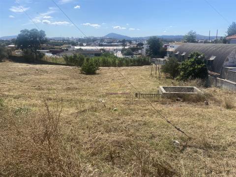 Terreno Urbano para Venda em Alto da Guerra, Setúbal