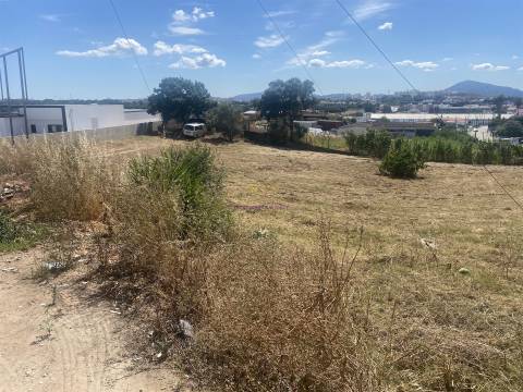 Terreno Urbano para Venda em Alto da Guerra, Setúbal
