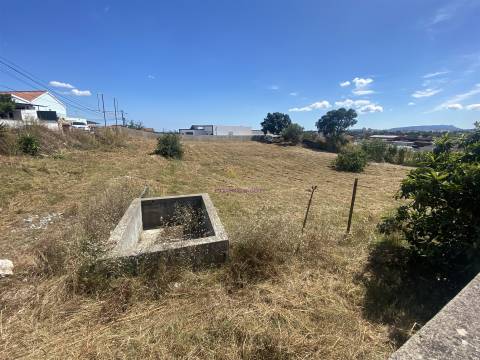 Terreno Urbano para Venda em Alto da Guerra, Setúbal