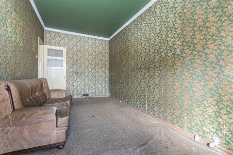 T2 junto ao Mercado de Benfica – Excelente localização e grande potencial!