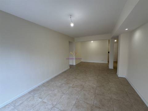 T2 Luminoso Em Mem Martins