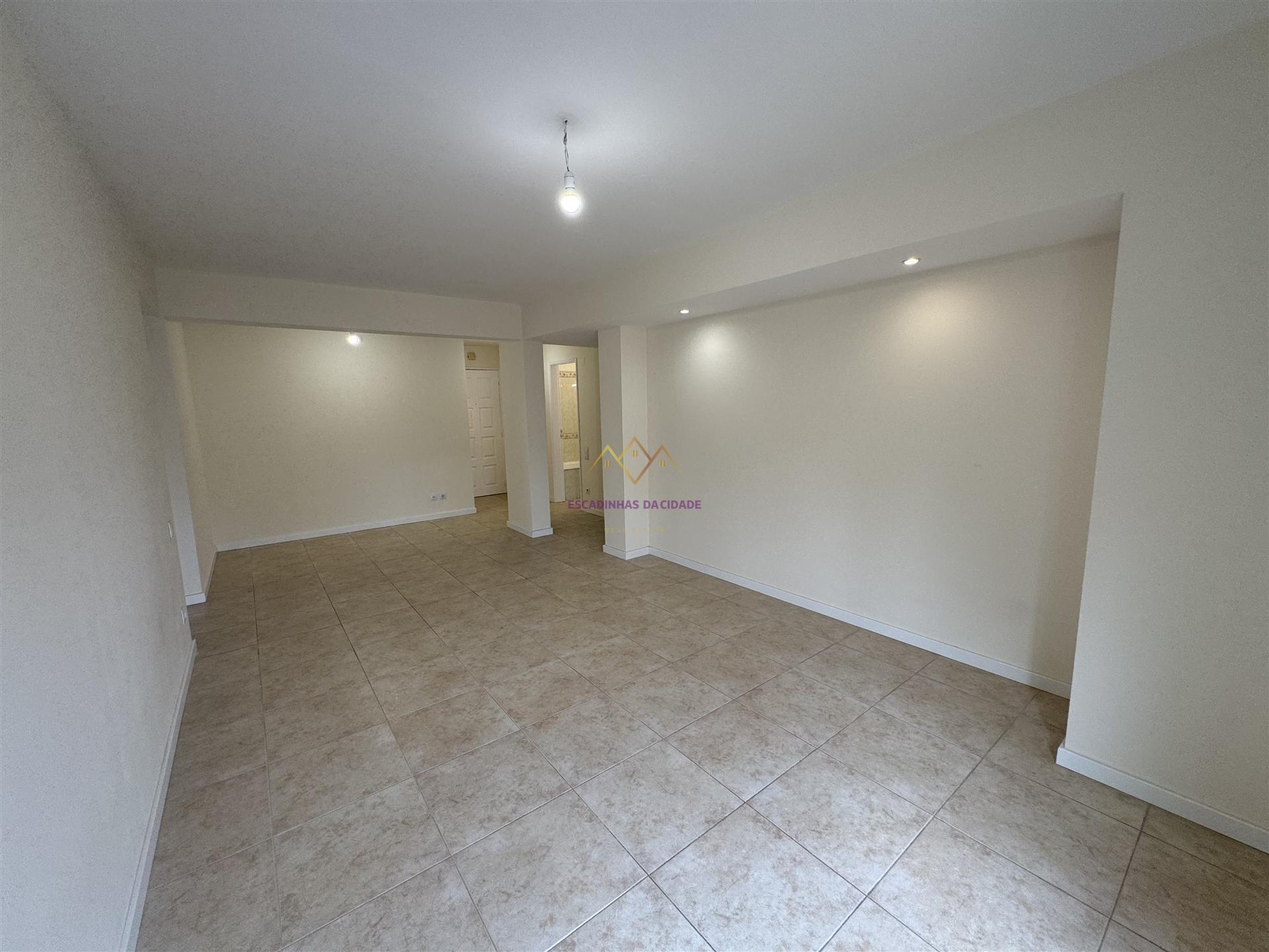 T2 Luminoso Em Mem Martins