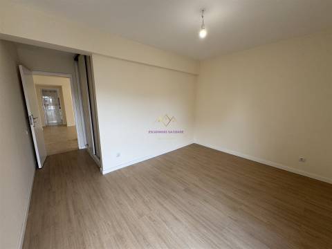 T2 Luminoso Em Mem Martins