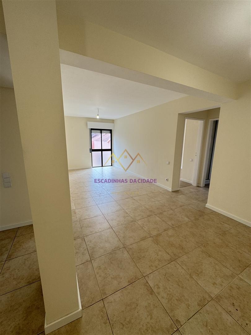 T2 Luminoso Em Mem Martins