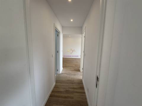 Apartamento T1 Totalmente Renovado em Loures