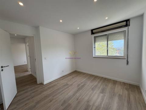 Apartamento T1 Totalmente Renovado em Loures