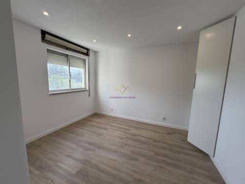 Apartamento T1 Totalmente Renovado em Loures