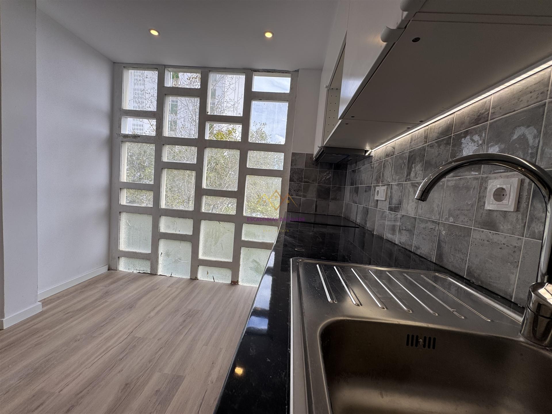 Apartamento T1 Totalmente Renovado em Loures