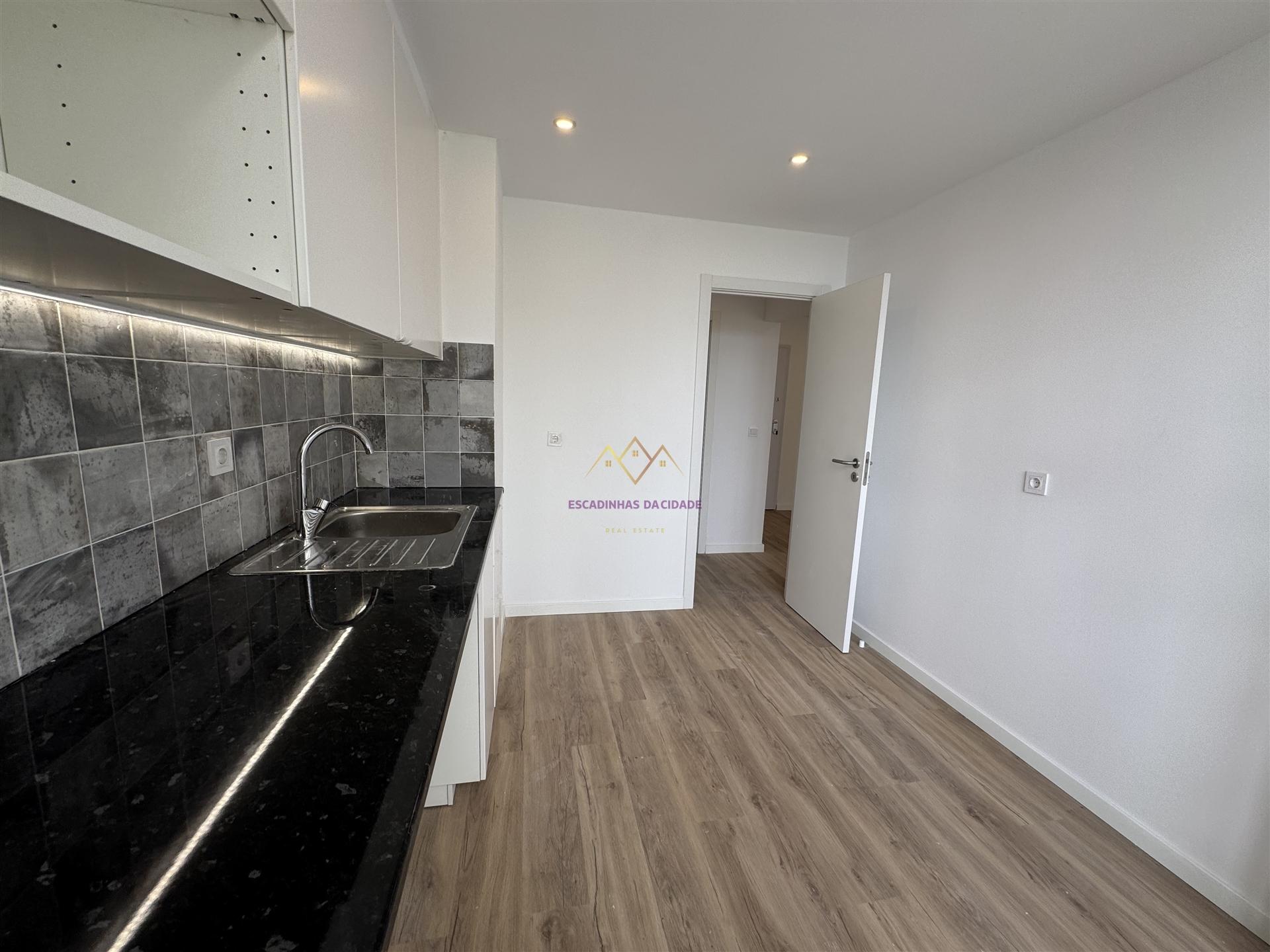 Apartamento T1 Totalmente Renovado em Loures